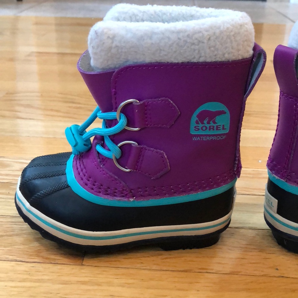 Sorel Toddler size 9 girls boots